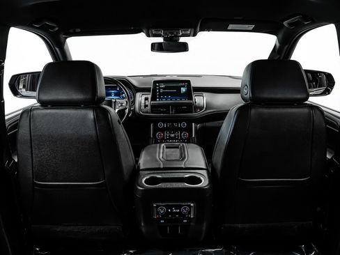 Used 2022 Chevrolet Tahoe Z71 w/ Luxury Package AWD/4WD image 19