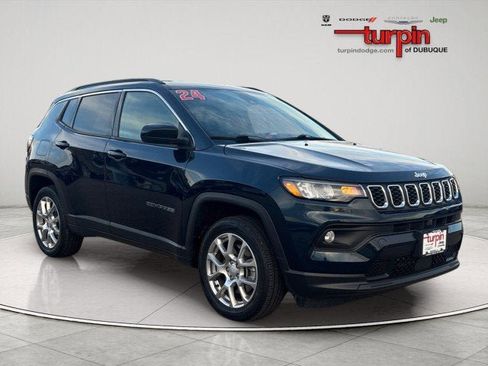 Used 2024 Jeep Compass Latitude image 7