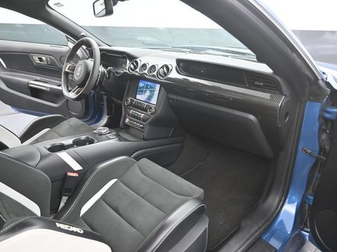 Used 2020 Ford Mustang Shelby GT500 w/ Carbon Fiber Track Pack RWD image 10