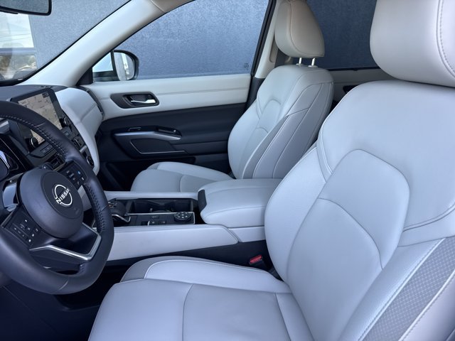 Certified 2025 Nissan Pathfinder SL w/ Cargo Package AWD/4WD image 5