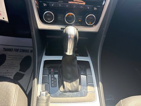 Used 2012 Volkswagen Passat 2.5 SE FWD image 16