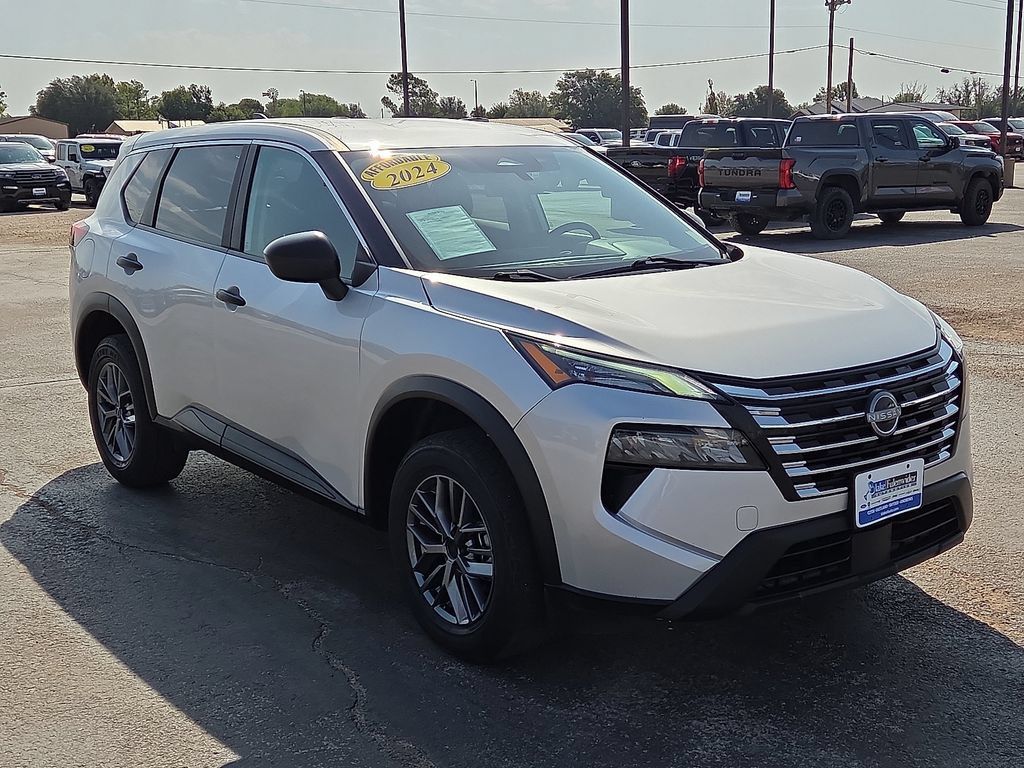 Used 2024 Nissan Rogue S AWD/4WD image 7