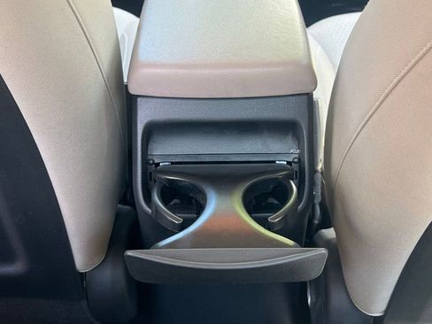 Used 2017 Hyundai Elantra SE FWD image 20