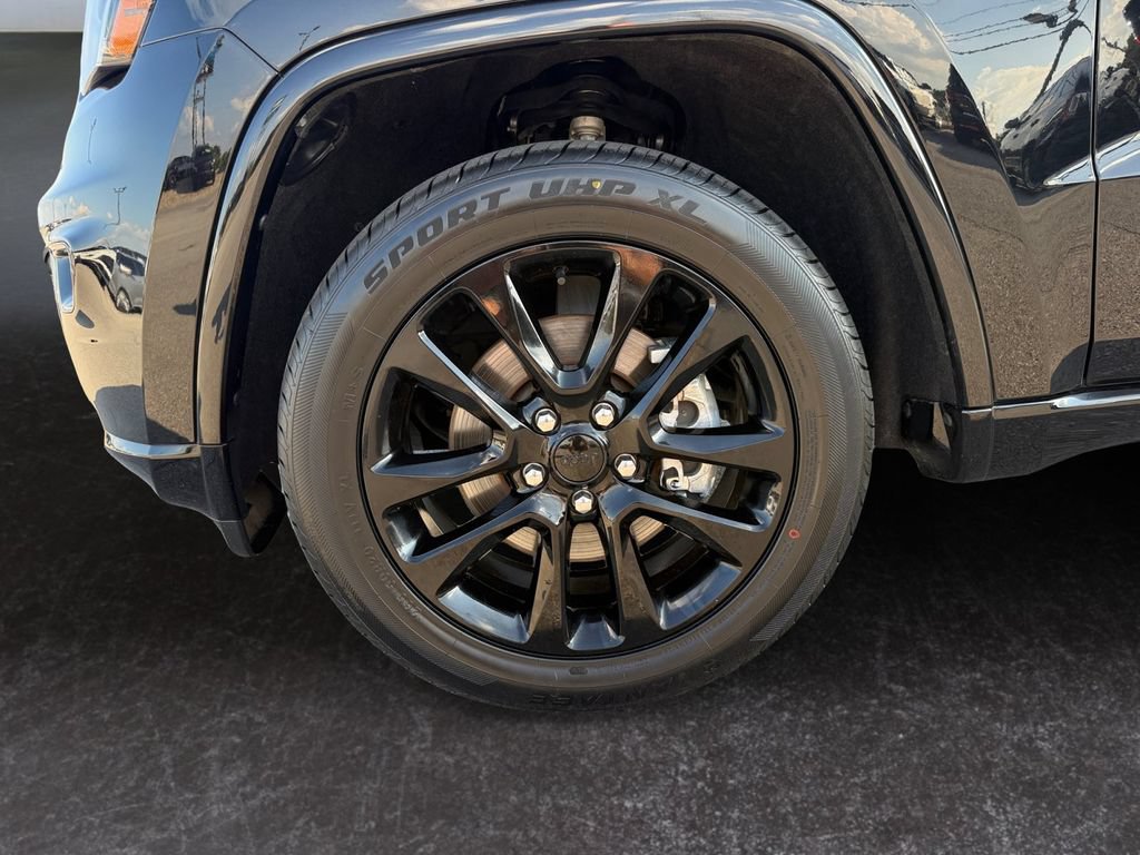 Used 2021 Jeep Grand Cherokee Laredo X AWD/4WD image 9