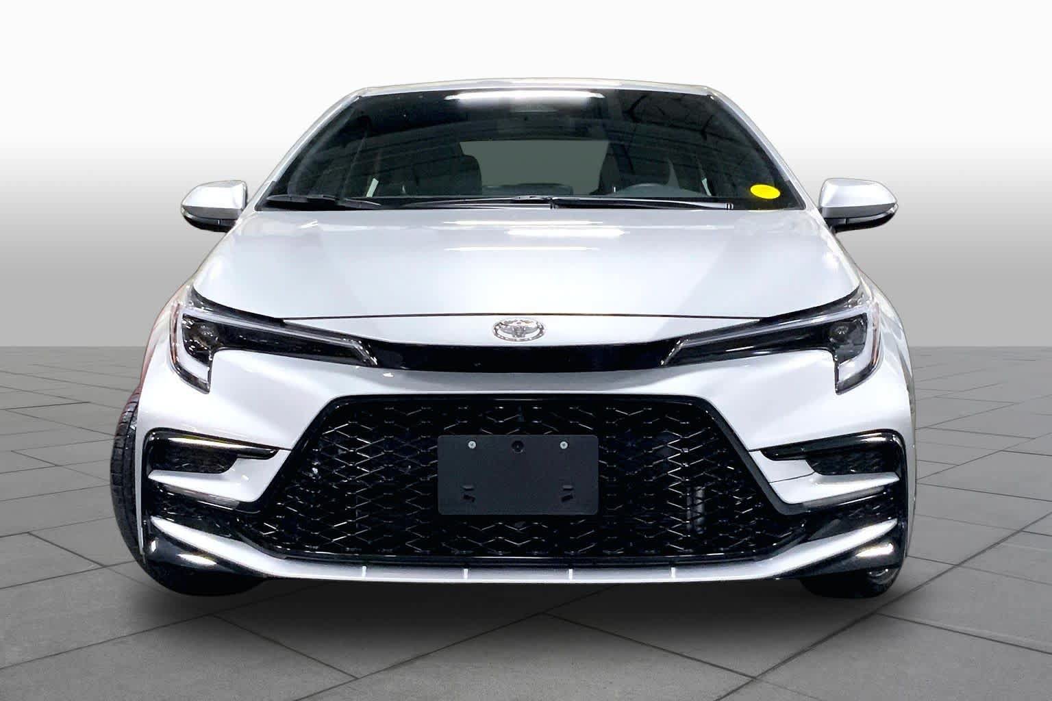 Used 2026 Toyota Corolla SE FWD image 4