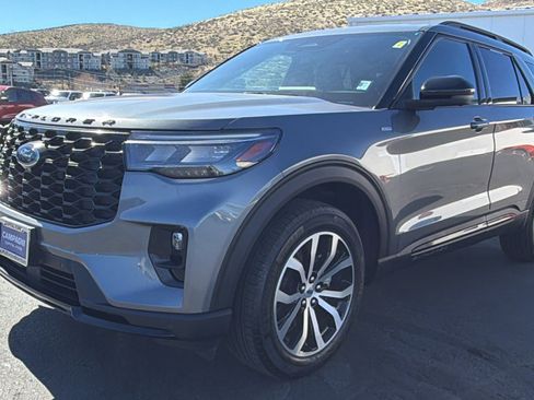 Used 2025 Ford Explorer ST-Line image 7