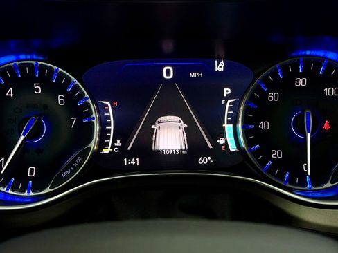 Used 2017 Chrysler Pacifica Limited w/ Advanced Safetytec Group image 14