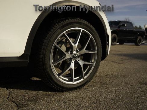 Used 2021 Mercedes-Benz GLC 300 4MATIC image 9