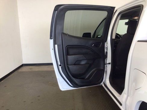 Used 2021 Chevrolet Colorado LT AWD/4WD image 19