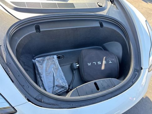 Used 2020 Tesla Model 3 Standard Range Plus image 8