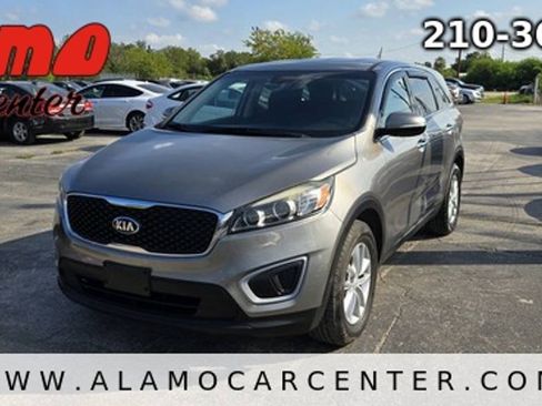 Used 2017 Kia Sorento L FWD image 1