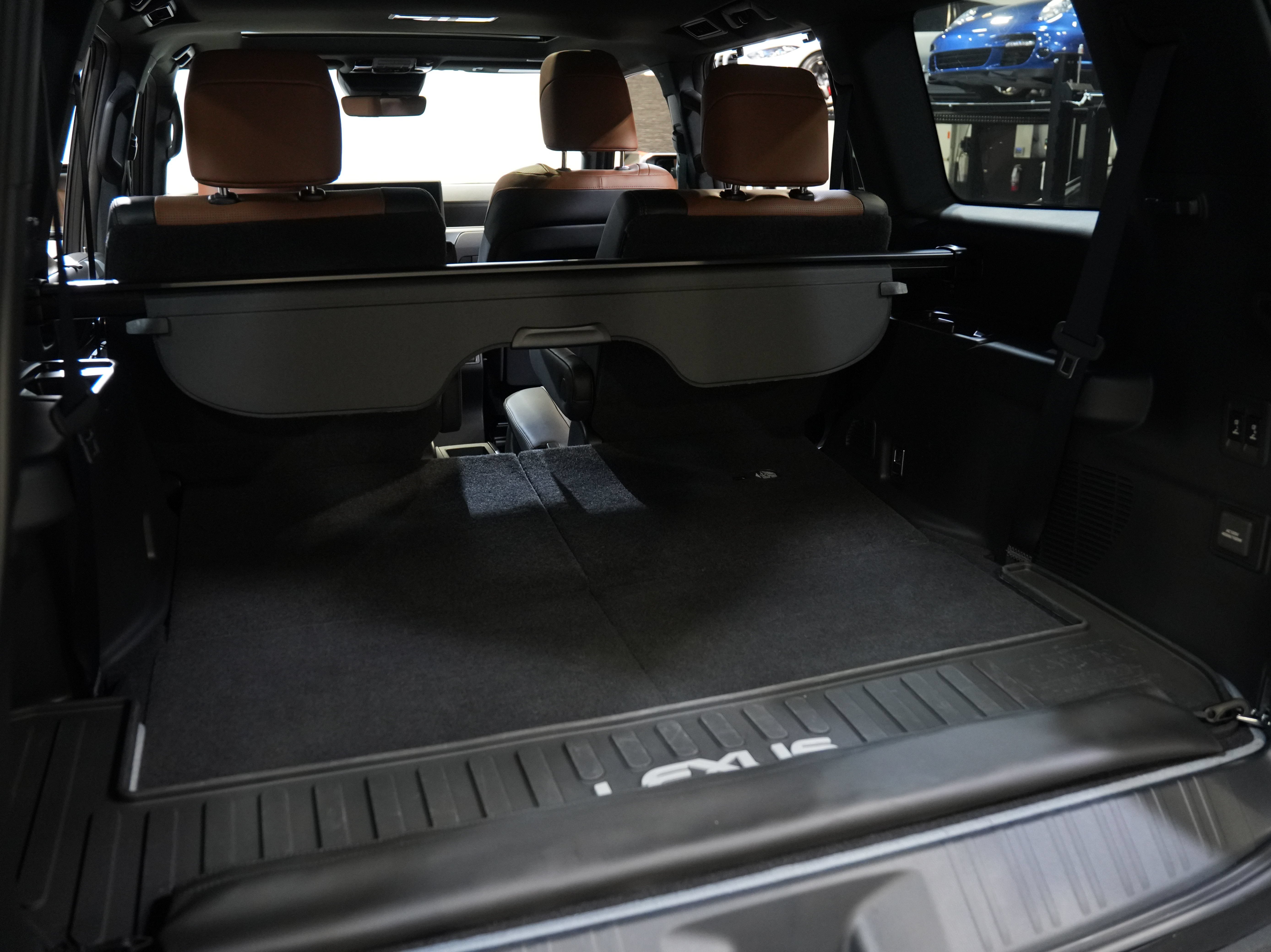 Used 2025 Lexus GX 550 w/ Accessory Package (Z1) AWD/4WD image 50