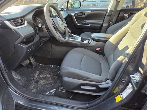 Used 2020 Toyota RAV4 LE image 6