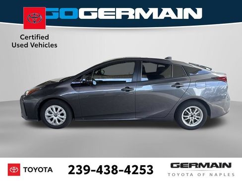 Used 2020 Toyota Prius LE FWD image 2
