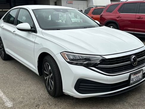 Used 2024 Volkswagen Jetta S FWD image 2