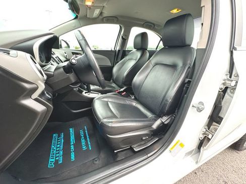 Used 2019 Chevrolet Sonic Premier FWD image 18