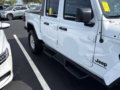 Used 2022 Jeep Gladiator Sport AWD/4WD image 6