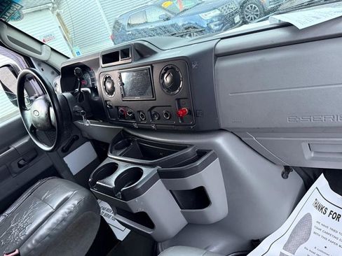 Used 2011 Ford E-250 and Econoline 250 image 17