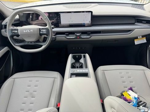 New 2026 Kia EV9 Wind image 18