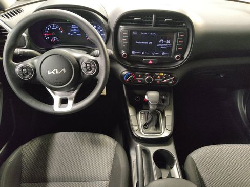 Used 2022 Kia Soul LX FWD image 22