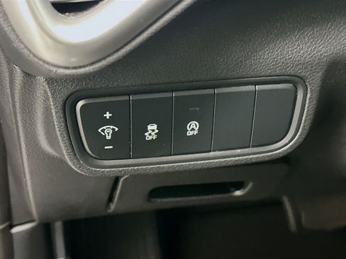 Used 2025 Kia Soul LX w/ LX Technology Package FWD image 17