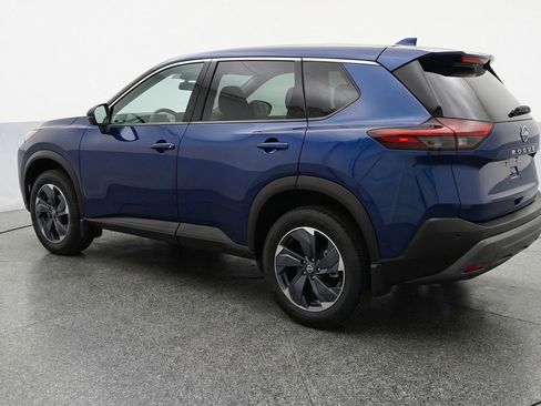 Used 2025 Nissan Rogue SV image 6