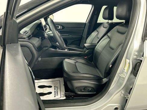 Used 2024 Jeep Compass Latitude w/ Convenience Group image 9