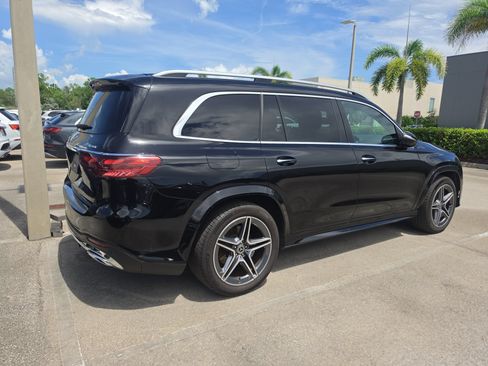 Used 2024 Mercedes-Benz GLS 450 4MATIC image 4