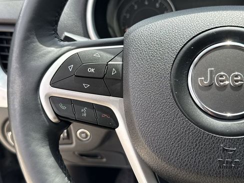Used 2014 Jeep Cherokee Trailhawk w/ Technology Group AWD/4WD image 26