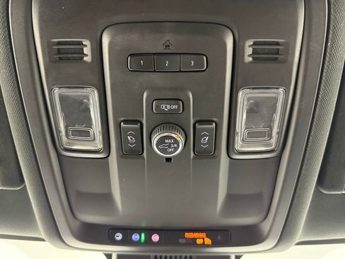 Used 2023 Chevrolet Tahoe Z71 w/ Luxury Package AWD/4WD image 29