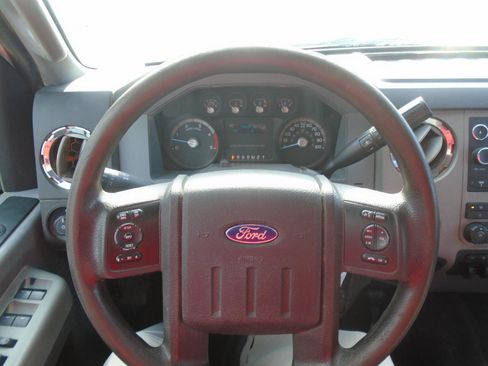 Used 2013 Ford F250 4x4 Crew Cab Super Duty image 16