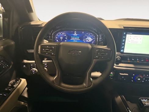 Used 2025 Chevrolet Silverado 1500 ZR2 AWD/4WD image 12
