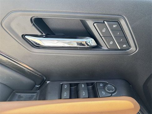 New 2025 GMC Canyon AT4 w/ Nightfall Edition image 13