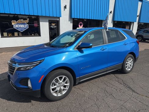 Used 2024 Chevrolet Equinox LT image 1