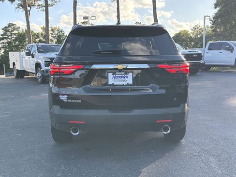 Used 2023 Chevrolet Traverse LT FWD image 11