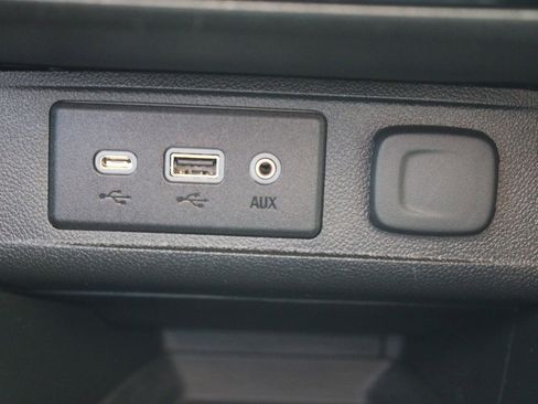 Used 2022 Buick Encore GX Select image 39