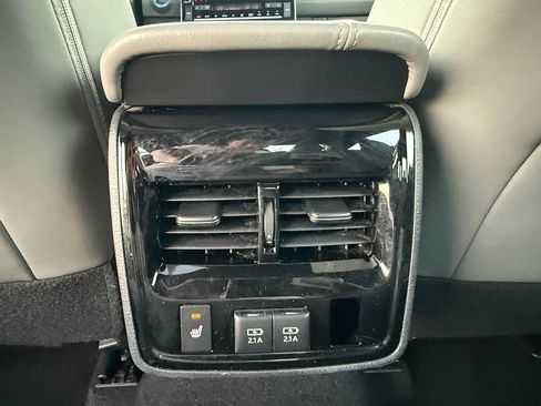 Used 2019 Toyota Avalon Limited w/ Advanced Safety Package FWD image 38