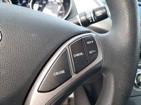 Used 2013 Hyundai Elantra GLS image 28