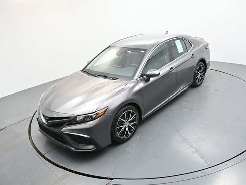 Used 2024 Toyota Camry SE image 23