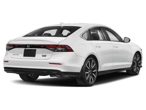 Used 2024 Honda Accord Touring image 2