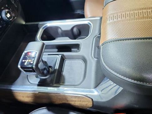 Used 2023 Chevrolet Silverado 1500 High Country w/ Technology Package AWD/4WD image 15