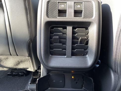 New 2025 Ford Bronco Outer Banks w/ Sasquatch Package image 37