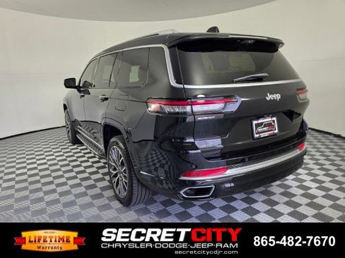 Used 2023 Jeep Grand Cherokee L Summit AWD/4WD image 5