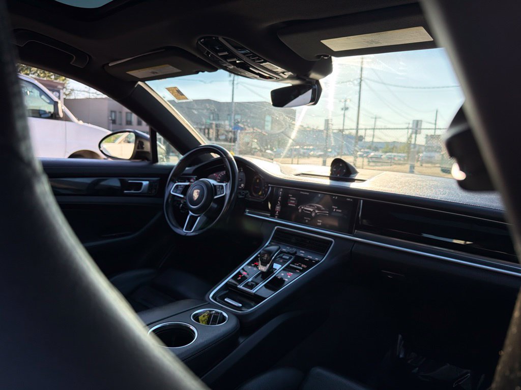 Used 2018 Porsche Panamera RWD image 22