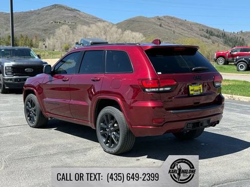 Used 2021 Jeep Grand Cherokee Laredo X AWD/4WD image 3