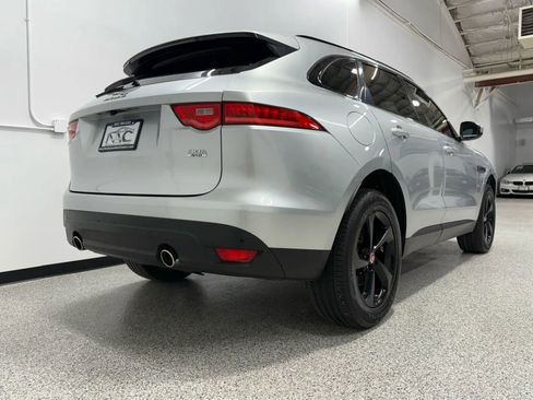 Used 2019 Jaguar F-PACE Premium image 52