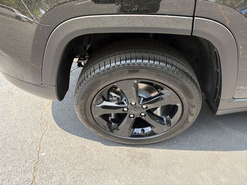 New 2026 Jeep Grand Cherokee Limited RWD image 22
