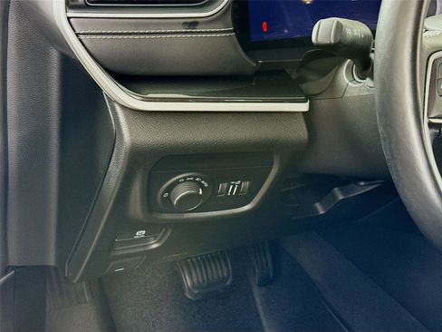 Used 2022 Jeep Grand Cherokee Altitude image 4