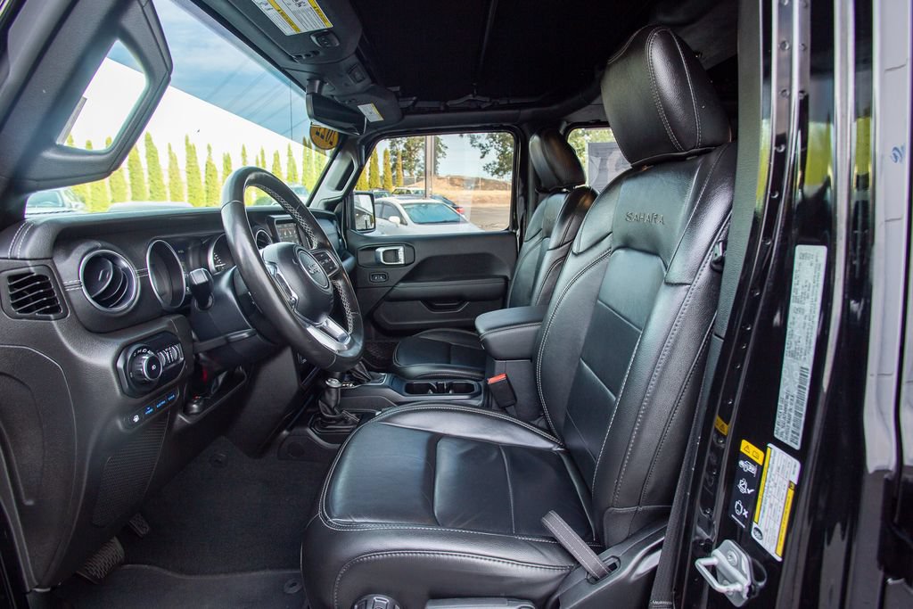Used 2022 Jeep Wrangler Unlimited Sahara w/ Cold Weather Group AWD/4WD image 25
