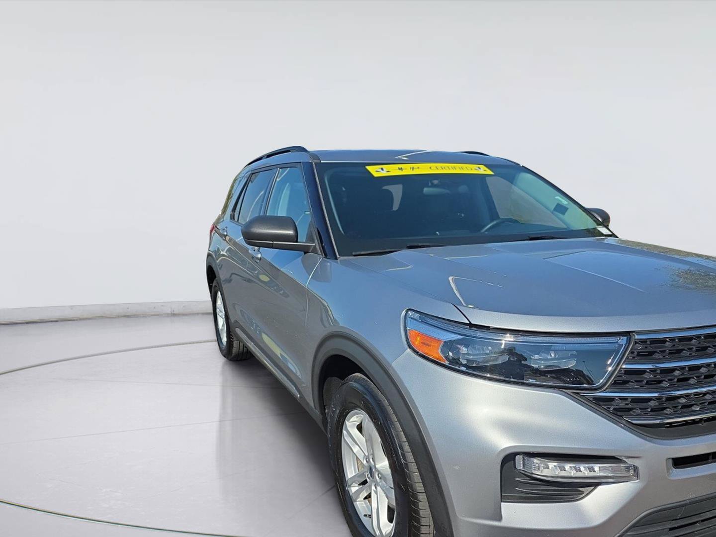 Used 2024 Ford Explorer XLT w/ Equipment Group 202A RWD image 7
